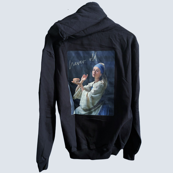 Never Old Girl with a Burger Graphic Hoodie Sweatshirt Black, NWT- Size Medium - Picture 5 of 8